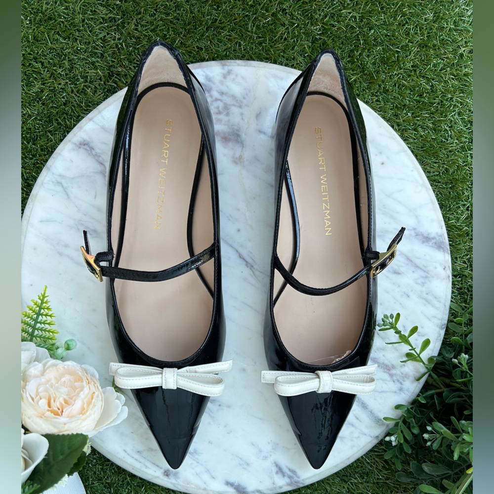 STUART WEITZMAN FELICITY MARY JANE
FLAT in BLACK/CREAM Sz 10 gently used
$425 - Picture 3 of 16